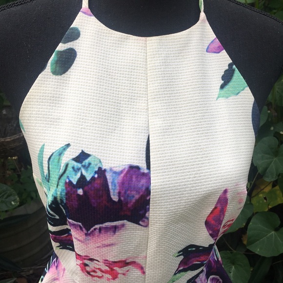 Luxxel open back, twirly skirt dress size M - Picture 8 of 9